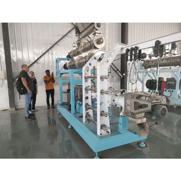 ultimo caso aziendale circa Linea di produzione di cibo per cani, gatti e animali domestici, snack masticabili, macchinari per la lavorazione degli alimenti