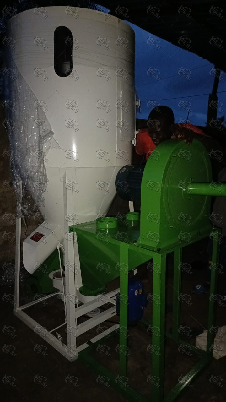 ultimo caso aziendale circa Nigeria Customer Case: 300–350 kg/h Dry Type floating fish feed pellet extruder machine Successfully Delivered