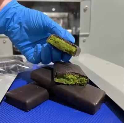 Barra gonfiata/cioccolato Antivari del riso della caramella che fa macchina con la formazione ed il taglio