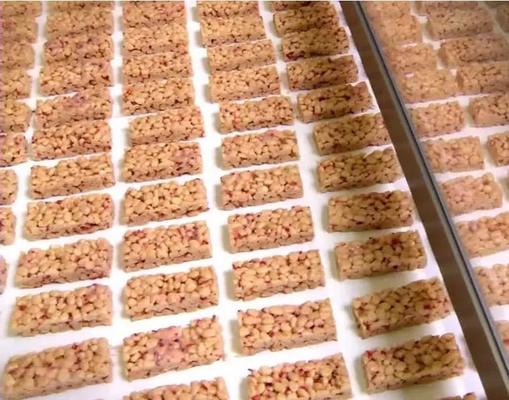 Dolce della caramella del riso/cioccolato Antivari soffiati che fa macchina, palla di popcorn che forma macchina
