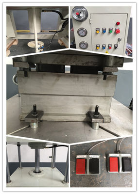 Il cane della pelle della mucca mastica l'osso di cane che fa la perforazione pressata a macchina delle ossa del pellame greggio