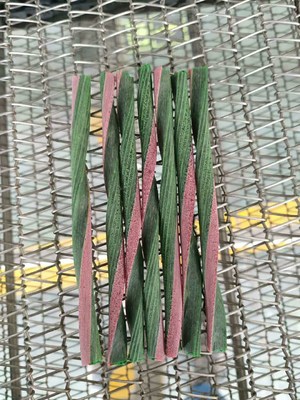 Singola linea d'espulsione attrezzatura dell'estrusione dell'alimento per animali domestici per l'elaborazione degli spuntini del cane dell'alimento per animali domestici